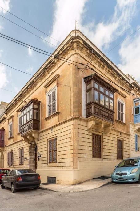Spacious 4-Bedrooms Townhouse In Tas-슬리에마 외부 사진